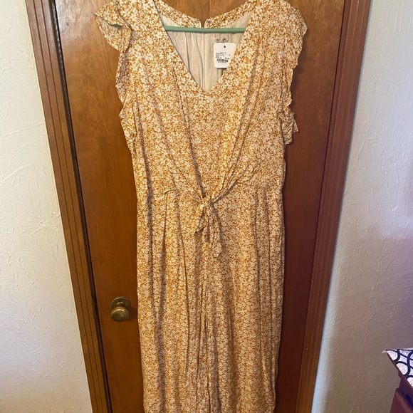 Miss me floral jumpsuit NWT - Picture 3 of 3